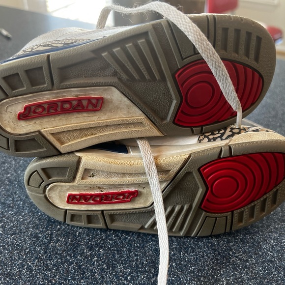 Nike Air Jordan Retro III - Kids size 10 (10c) red, white and blue - Picture 3 of 5